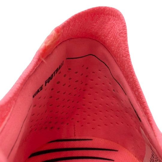 Phil Foden recibe las Nike Phantom GX II Elite de la Eurocopa 2024