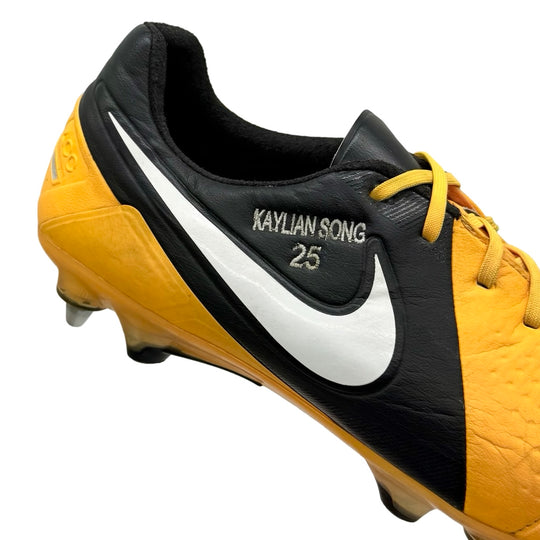 Alex Song | Match-Worn Boots | 2012/13 | Barcelona