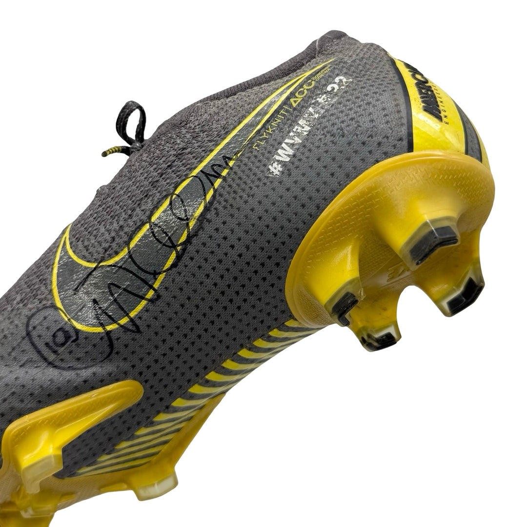 Willian Match Worn, 5 Assists, Dual Signed Nike Mercurial Vapor 12 Elite - 2019 UEFA Europa League Final & 2018/19