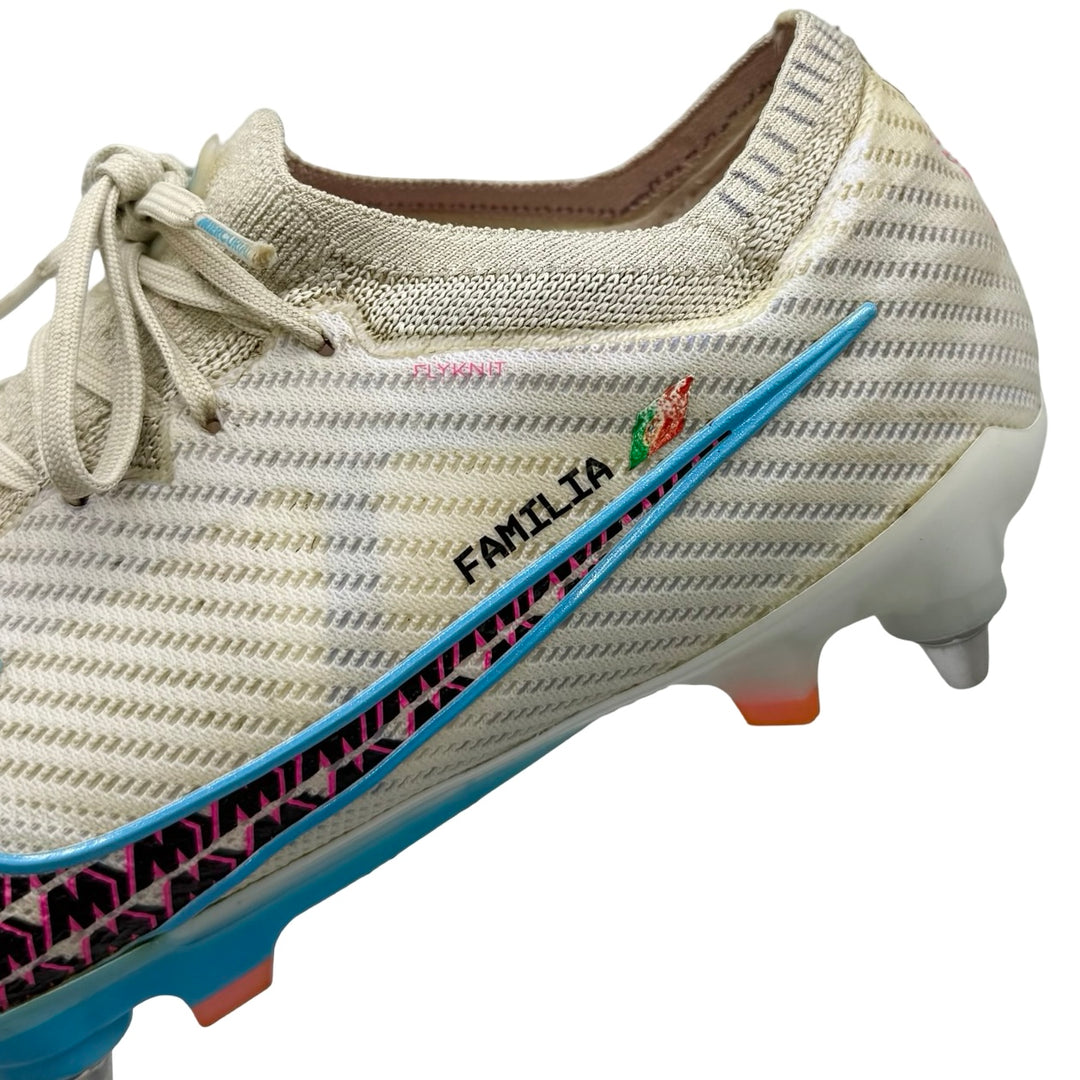 Nike Air Zoom Mercurial Vapor 15 Elite (2022/23), usadas por Diogo Dalot en partidos y fotos de la final de la Copa Carabao 2023