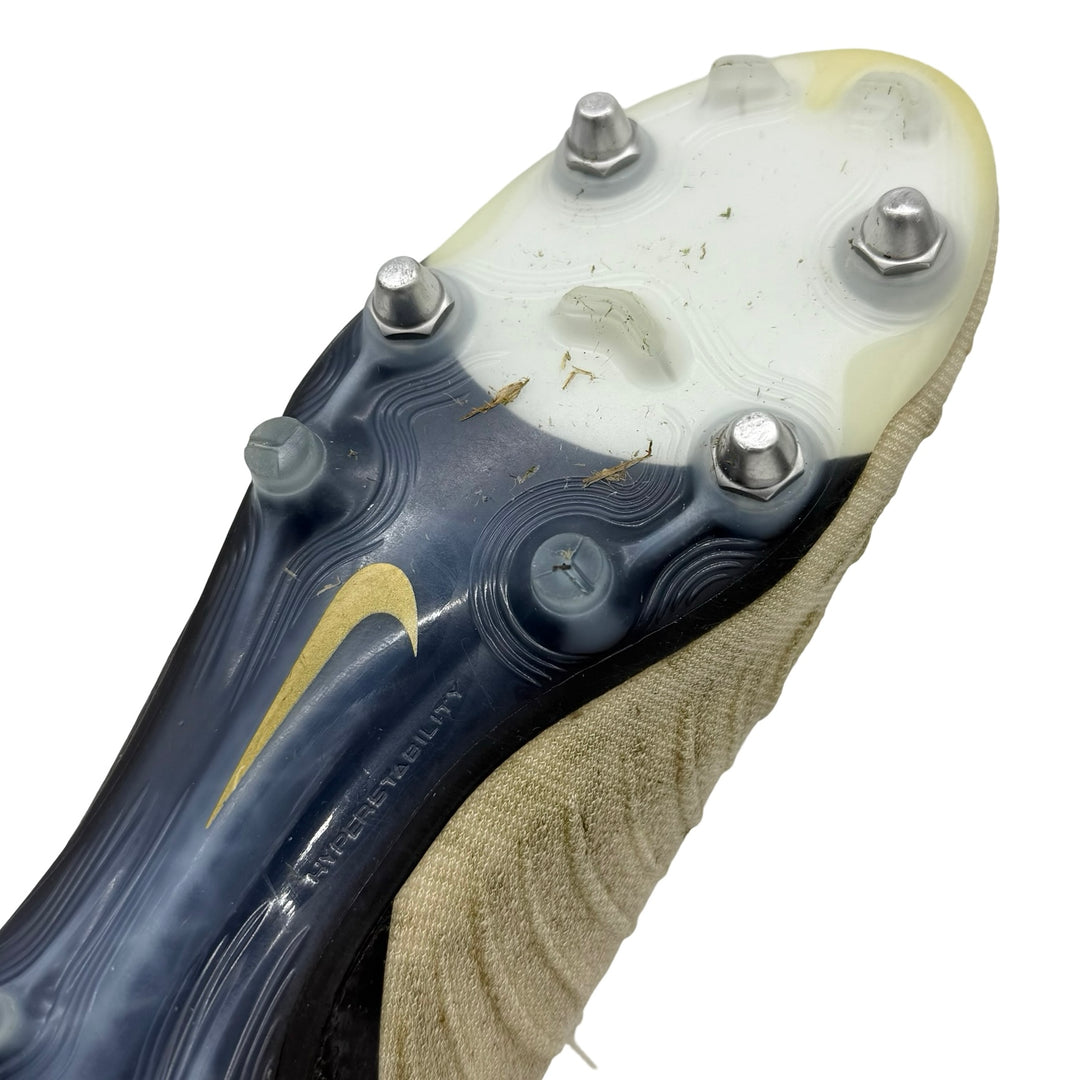 Nathan Aké 比赛穿着、照片匹配 Nike Phantom II Luna - 2023/24 年、2024 年足总杯决赛