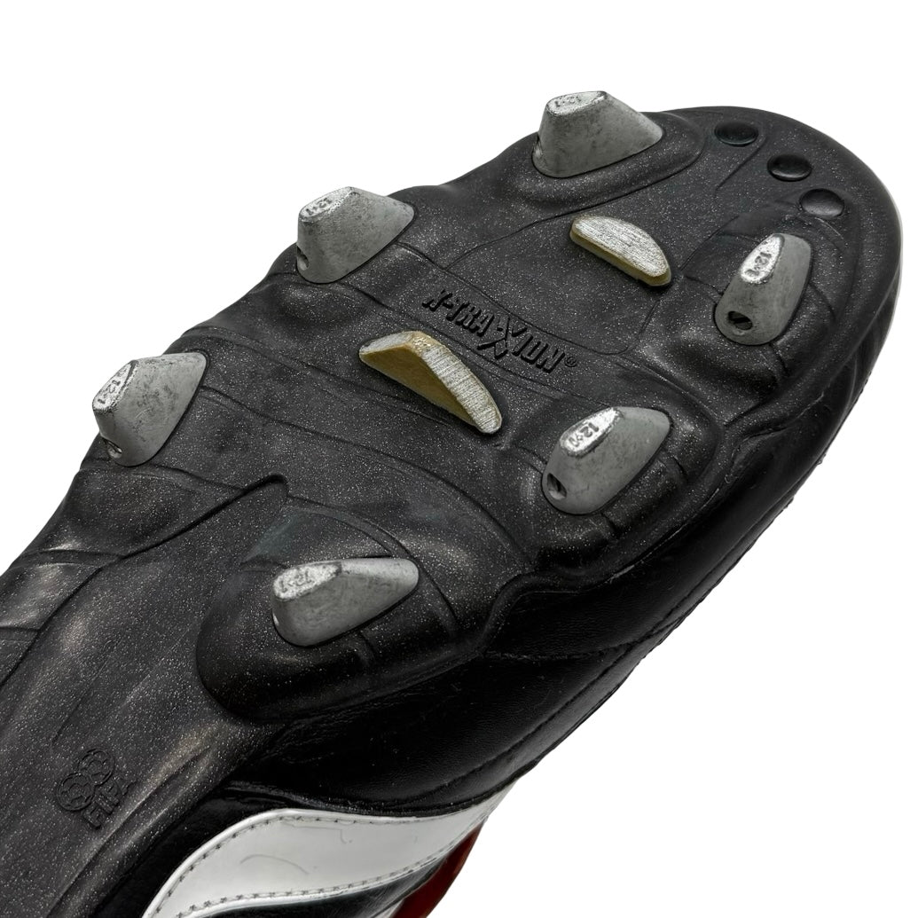 Adidas Predator Precision, usada em jogo por Patrick Kluivert e duplamente assinada - UEFA Euro 2000