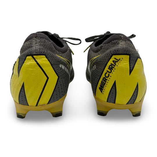 Willian Match Worn, 5 Assists, Dual Signed Nike Mercurial Vapor 12 Elite - 2019 UEFA Europa League Final & 2018/19