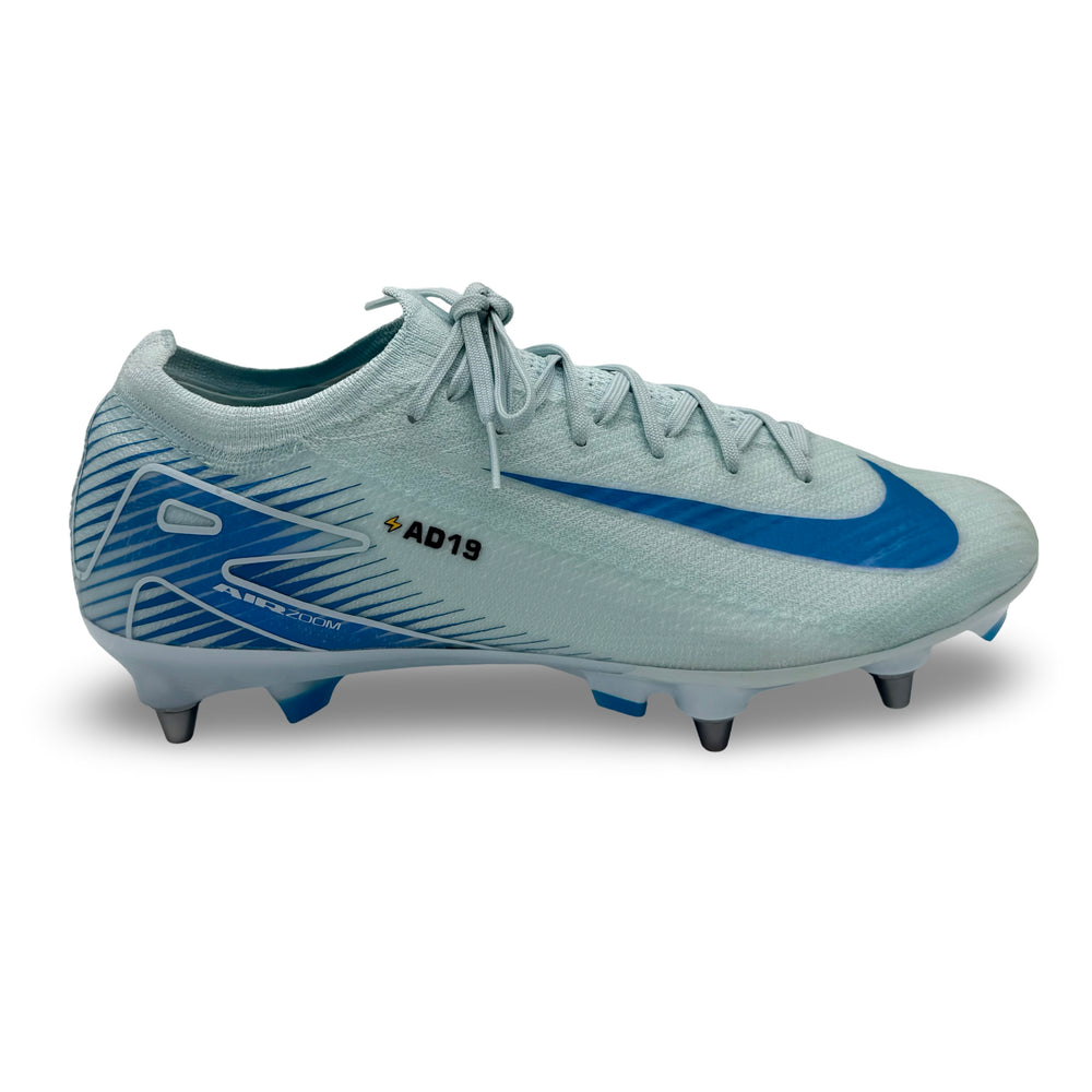 Alphonso Davies | Match-Worn Boots | 2024/25 | Bayern Munich