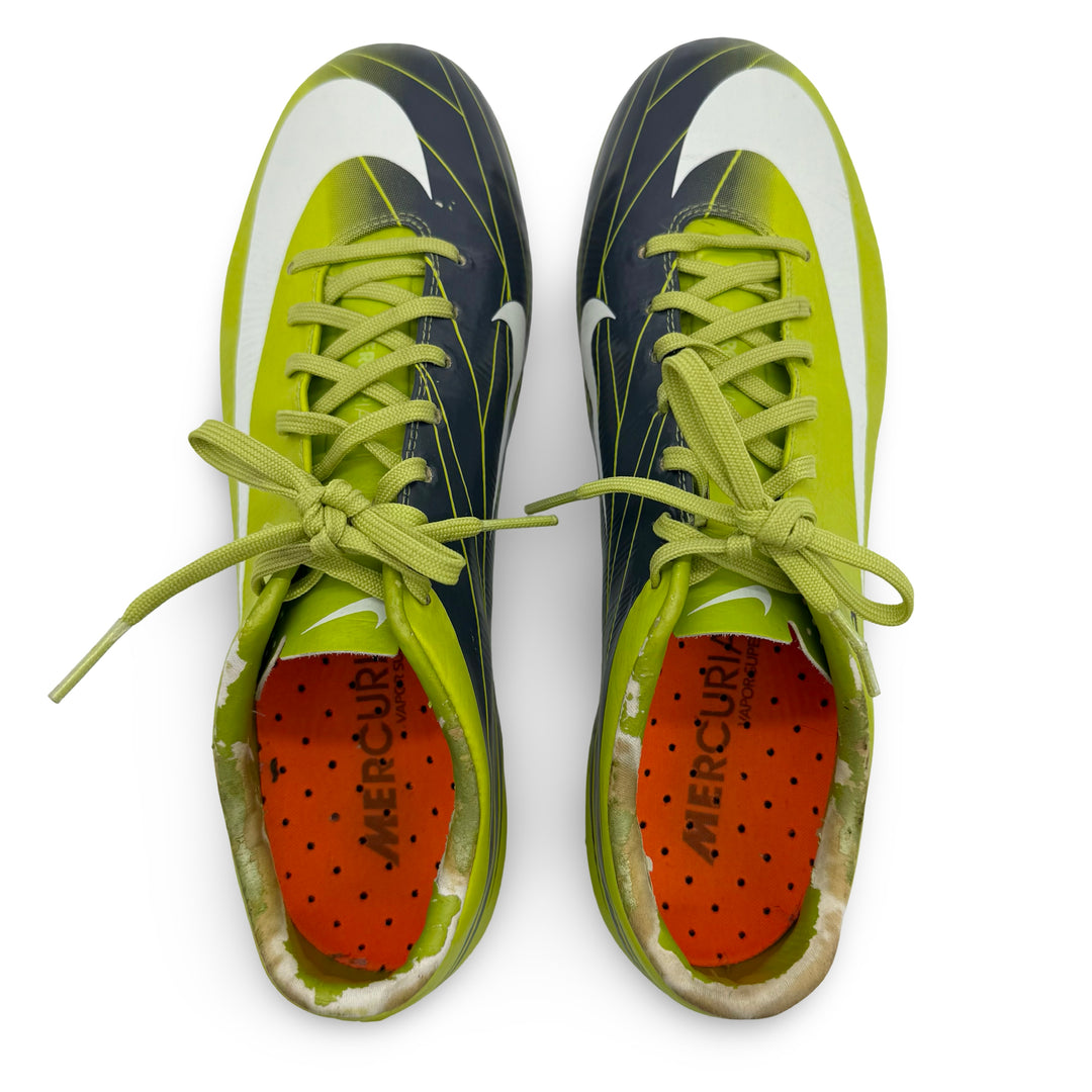 بيدرو ماتش يرتدي حذاء Nike Mercurial Vapor Superfly II لموسم 2010/11