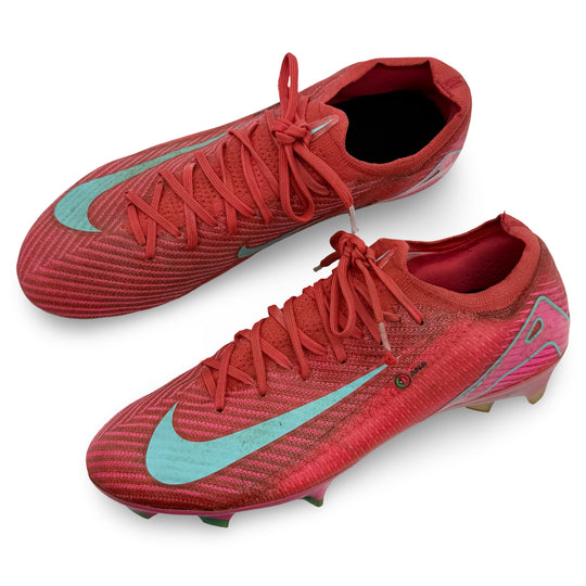 Bruno Fernandes | Match-Worn Boots | 2024/25 | 6 Goals inc. Hat-Trick | 2 Assists | Manchester United & Portugal