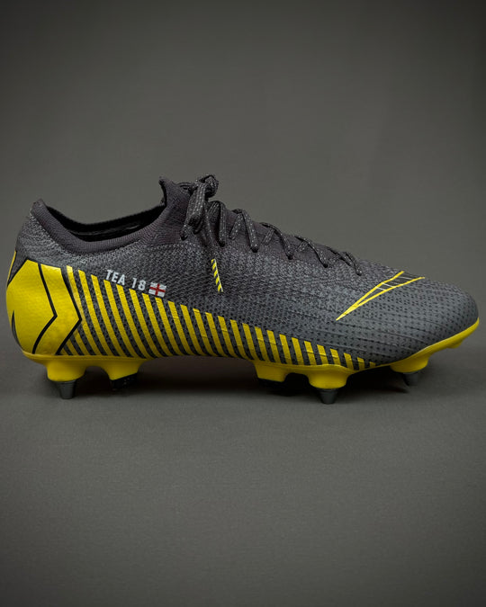 Ashley Young | Player-Worn Boots | 2017/18 | Manchester United