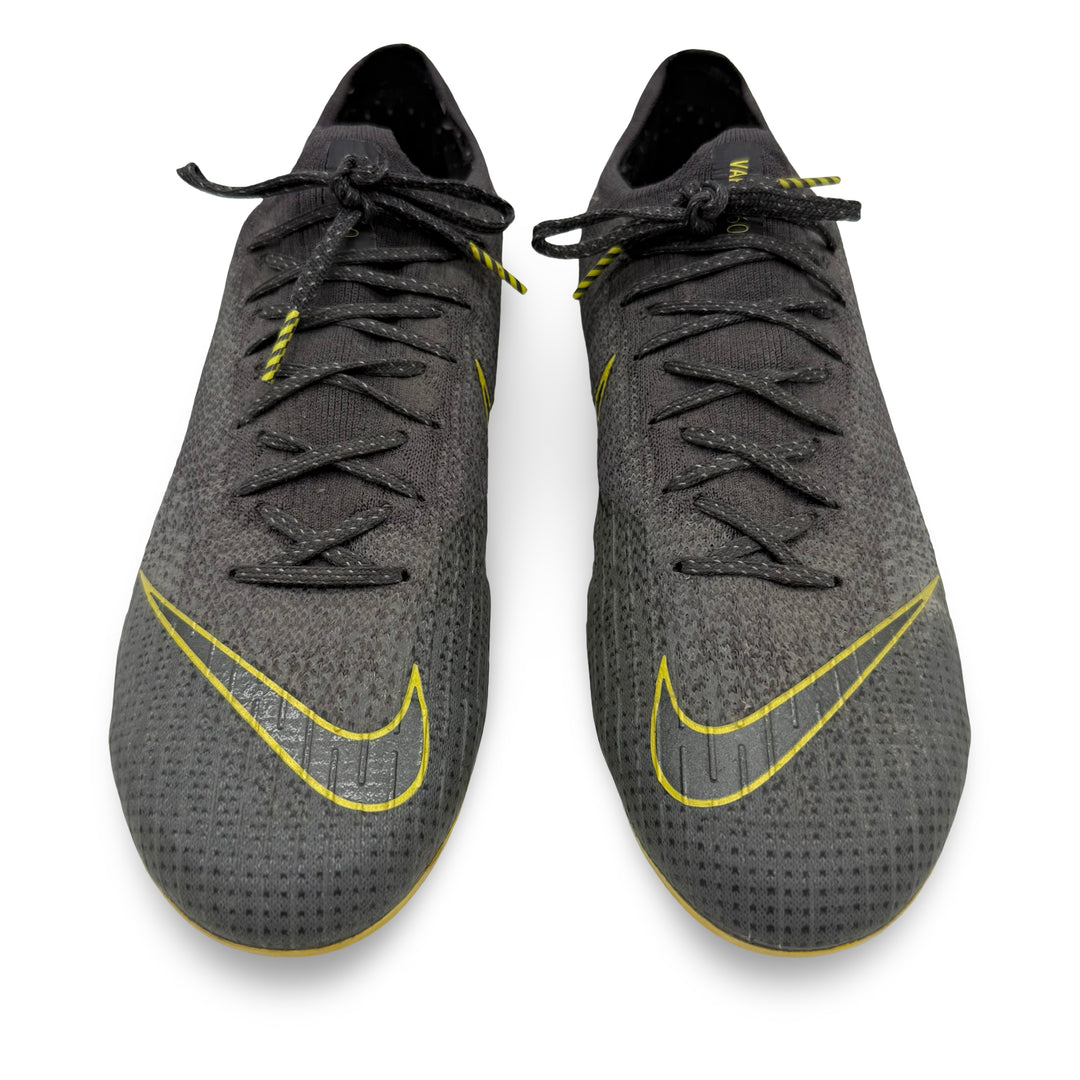 Willian Match Worn, 5 Assists, Dual Signed Nike Mercurial Vapor 12 Elite - 2019 UEFA Europa League Final & 2018/19