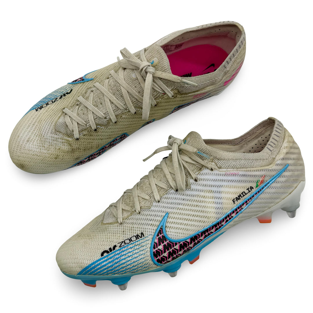 Nike Air Zoom Mercurial Vapor 15 Elite (2022/23), usadas por Diogo Dalot en partidos y fotos de la final de la Copa Carabao 2023