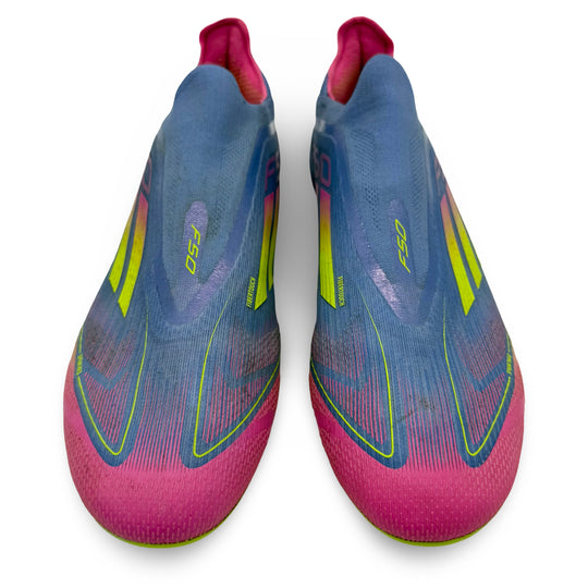 Aaron Wan-Bissaka, jugador de fútbol, ​​3 asistencias, fotocombinada: Adidas F50 Elite Laceless - 2024/25