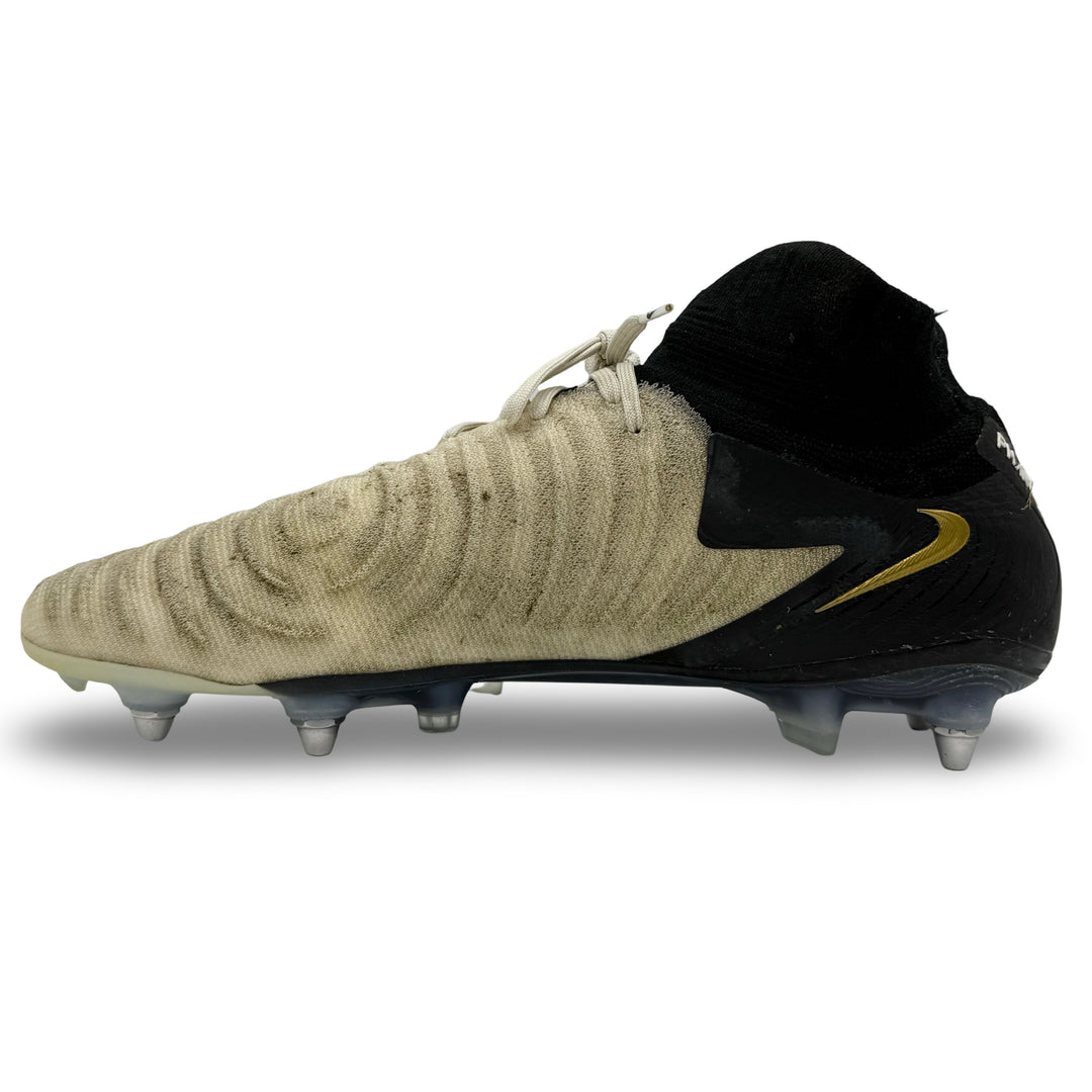 Nathan Aké 比赛穿着、照片匹配 Nike Phantom II Luna - 2023/24 年、2024 年足总杯决赛