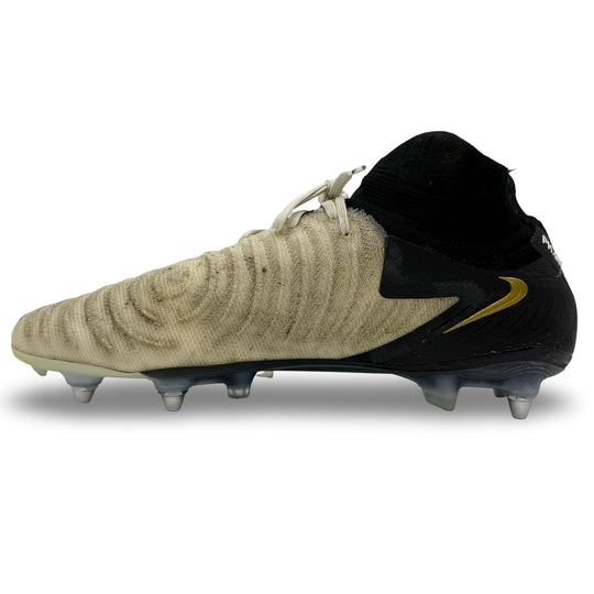 Nathan Aké 比赛穿着、照片匹配 Nike Phantom II Luna - 2023/24 年、2024 年足总杯决赛