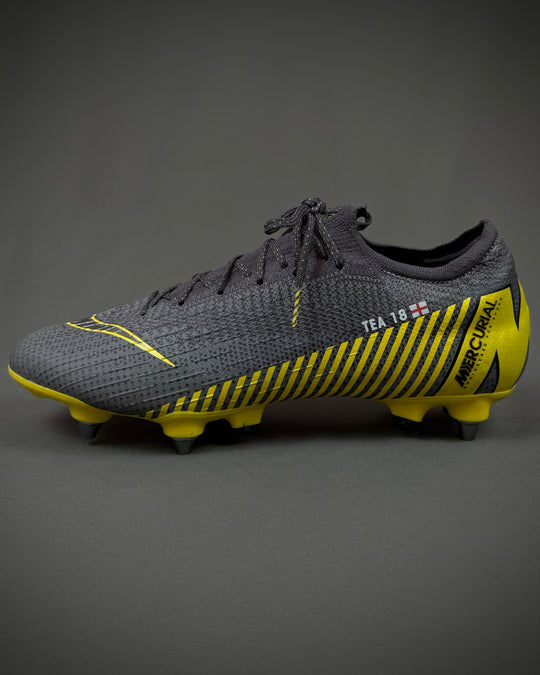 Ashley Young | Player-Worn Boots | 2017/18 | Manchester United