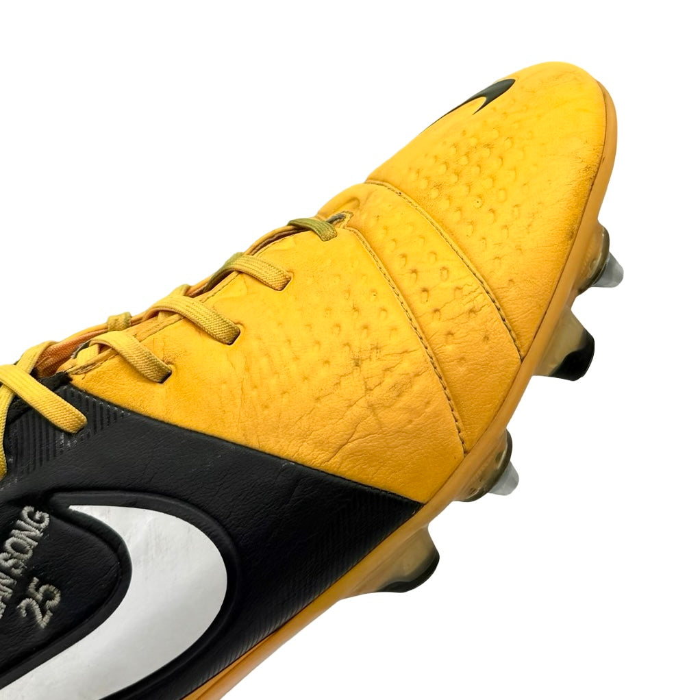 Alex Song | Match-Worn Boots | 2012/13 | Barcelona