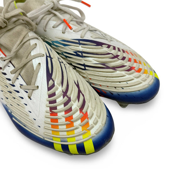 卡尔文·菲利普斯 (Kalvin Phillips) 比赛时穿过的、照片匹配的阿迪达斯 Predator Edge.1 - 2022/23 三冠王赛季和 2022 年 FIFA 世界杯