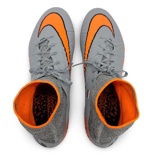 Robert Lewandowski presentó el partido Nike Hypervenom Phantom II 2015/16