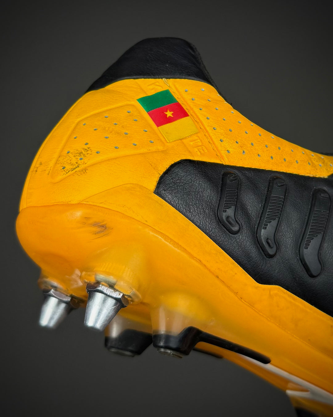 Alex Song | Match-Worn Boots | 2012/13 | Barcelona