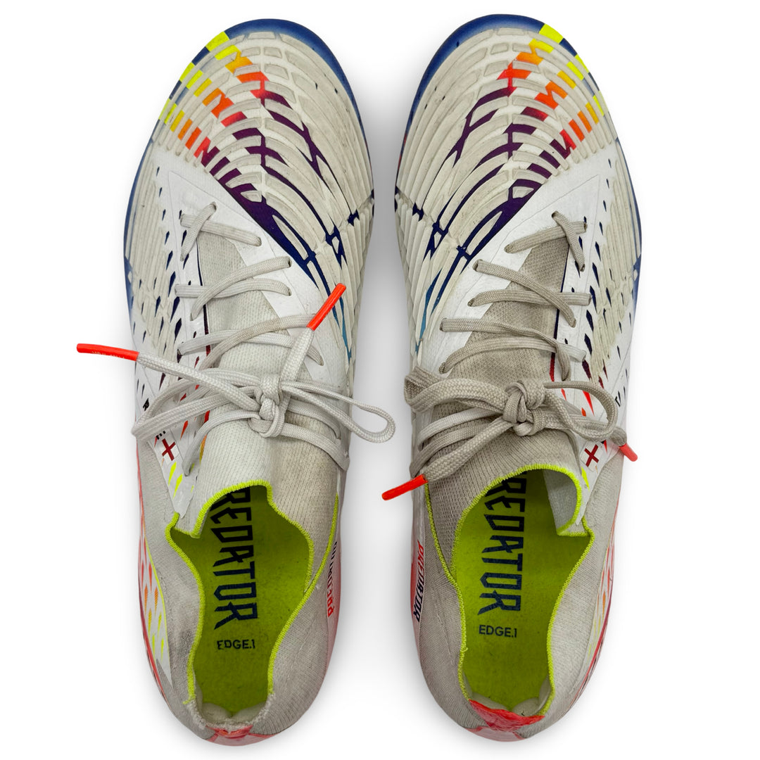 卡尔文·菲利普斯 (Kalvin Phillips) 比赛时穿过的、照片匹配的阿迪达斯 Predator Edge.1 - 2022/23 三冠王赛季和 2022 年 FIFA 世界杯