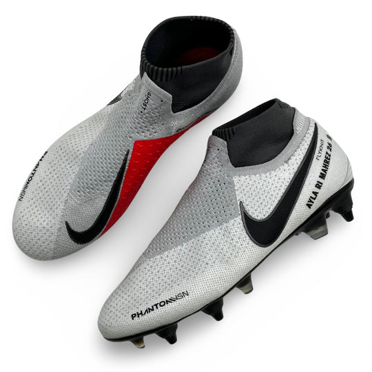 رياض محرز يرتدي حذاء Nike Phantom VSN Elite في مباراة 2018/19