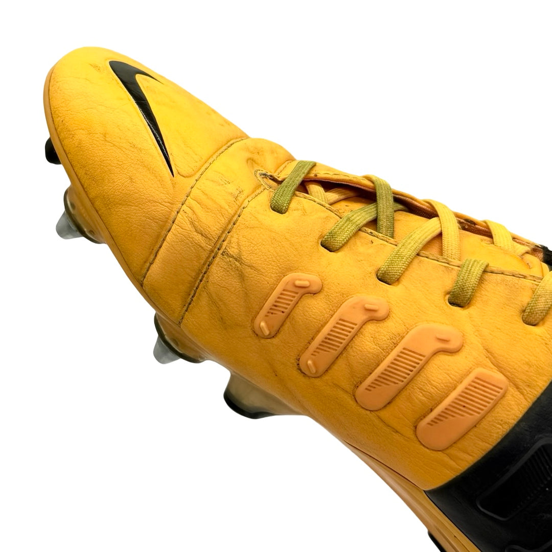 Alex Song | Match-Worn Boots | 2012/13 | Barcelona