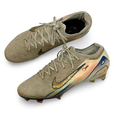 Bruno Fernandes | Match-Worn Boots | Photo-Matched | 2024/25 | 5 Goals | 4 Assists | 250th Manchester United Appearance