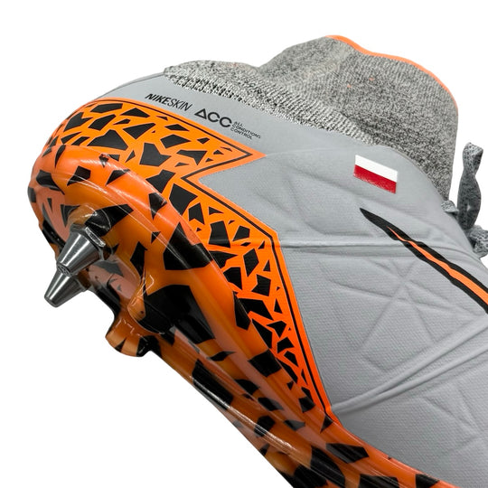 Robert Lewandowski presentó el partido Nike Hypervenom Phantom II 2015/16