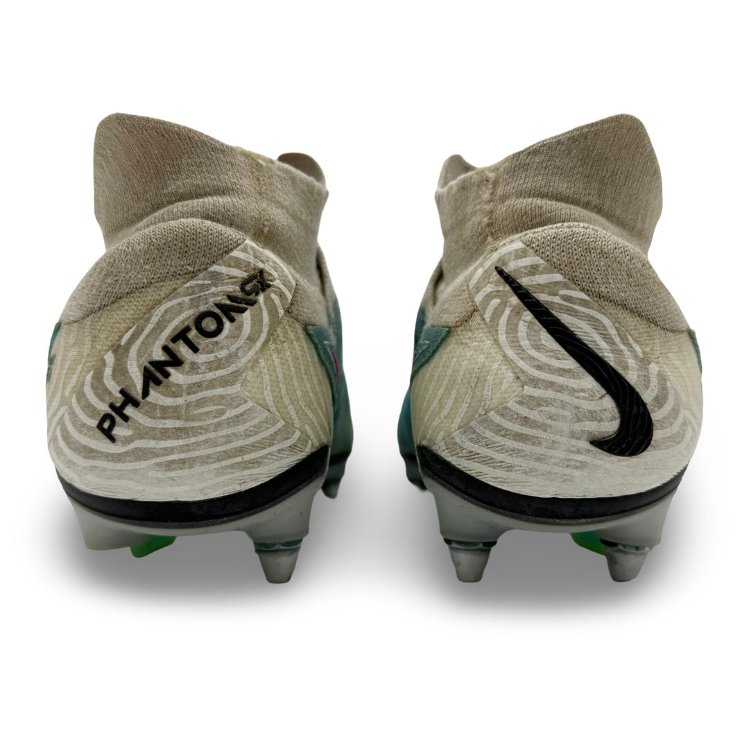 Lucas Paquetá Match Worn, 1 Goal Scored, Photo-Matched Nike Phantom GX Elite - 2022/23
