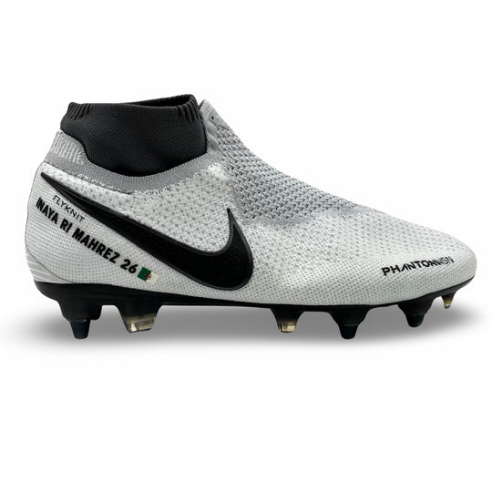 رياض محرز يرتدي حذاء Nike Phantom VSN Elite في مباراة 2018/19