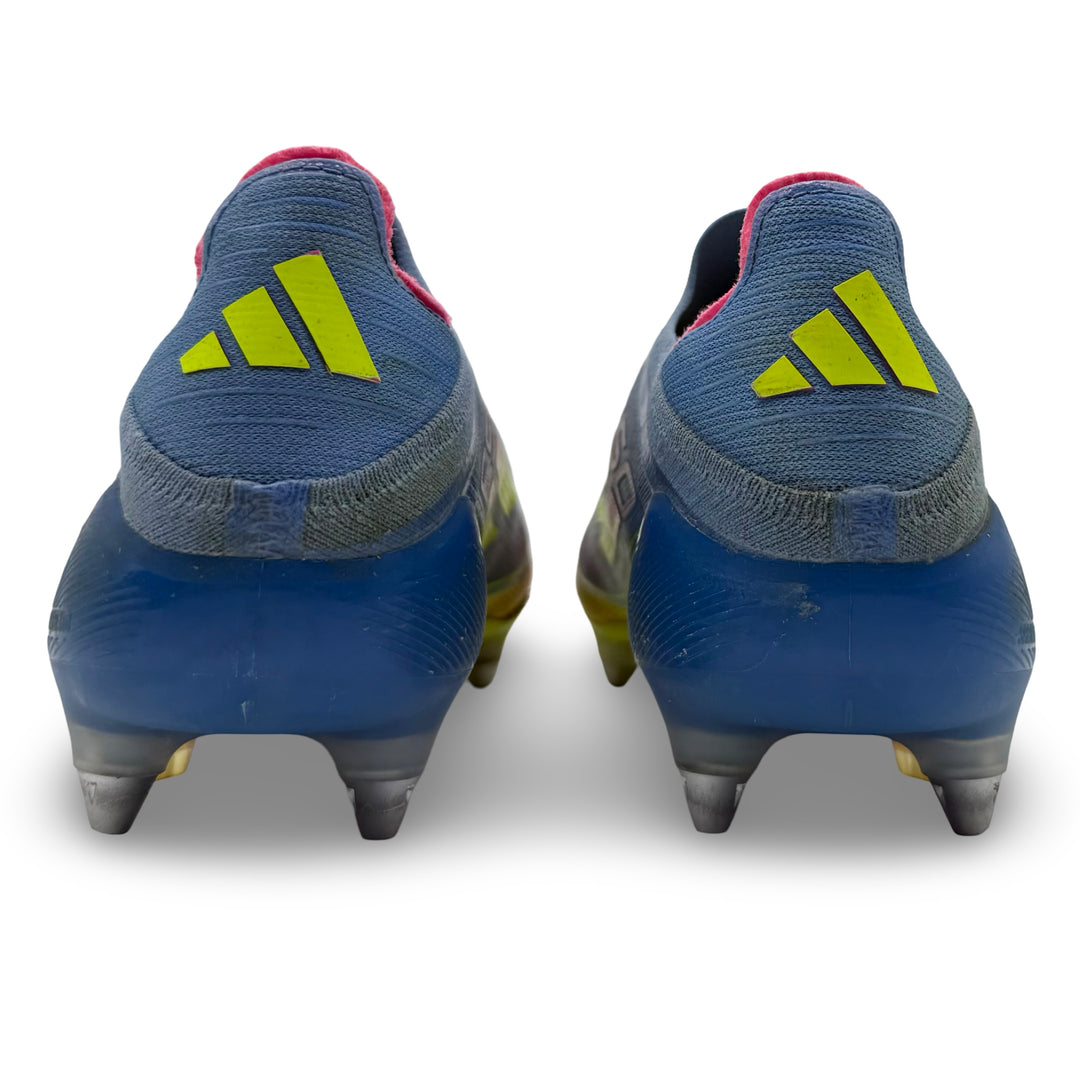 Aaron Wan-Bissaka, jugador de fútbol, ​​3 asistencias, fotocombinada: Adidas F50 Elite Laceless - 2024/25