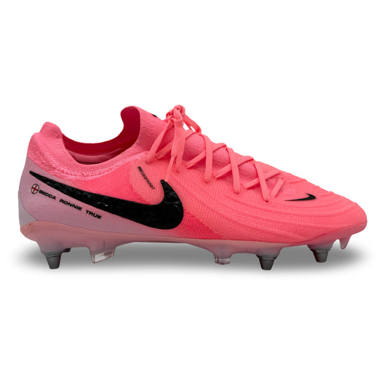 Phil Foden recibe las Nike Phantom GX II Elite de la Eurocopa 2024