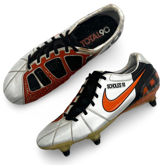 Paul Scholes Match Worn Nike T90 Laser III 2010/11