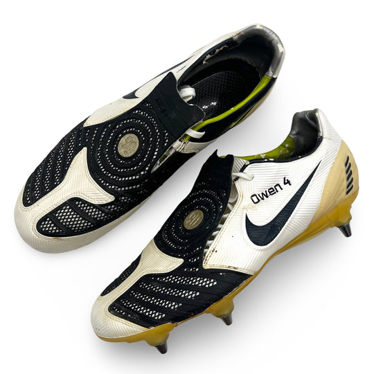 Owen Hargreaves Match Worn Nike T90 Laser II 2008/09