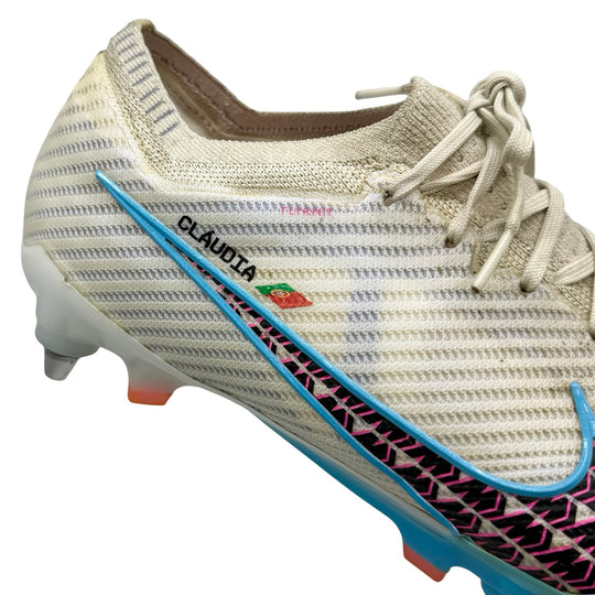 Nike Air Zoom Mercurial Vapor 15 Elite (2022/23), usadas por Diogo Dalot en partidos y fotos de la final de la Copa Carabao 2023