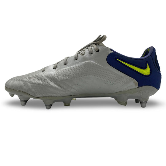 Jordan Henderson firmó las Nike Tiempo Legend IX Elite usadas en partidos de la final de la FA Cup 2021/22 y 2022