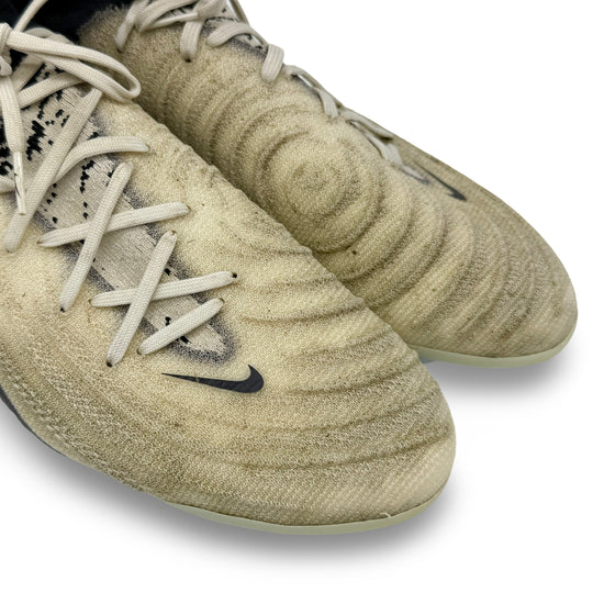 Nathan Aké 比赛穿着、照片匹配 Nike Phantom II Luna - 2023/24 年、2024 年足总杯决赛