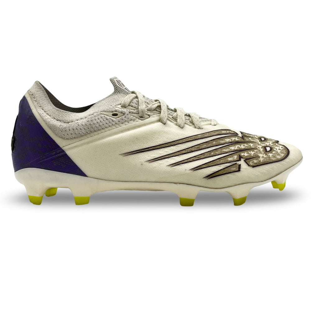 Raheem Sterling Match desgastado New Balance Furon 6 + &ldquo;My Story Matters” 100th PL Gol