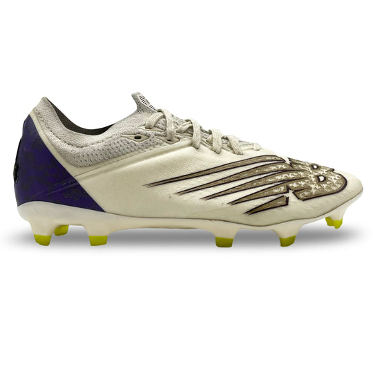 Raheem Sterling Match desgastado New Balance Furon 6 + &ldquo;My Story Matters” 100th PL Gol