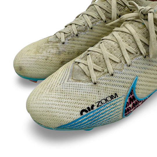 Nike Air Zoom Mercurial Vapor 15 Elite (2022/23), usadas por Diogo Dalot en partidos y fotos de la final de la Copa Carabao 2023