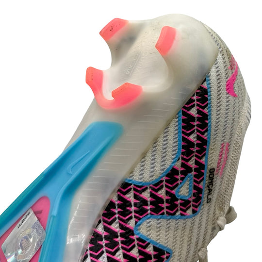 Bruno Fernandes match-worn boots, hand signed, from the 2022/23 season with Manchester United.