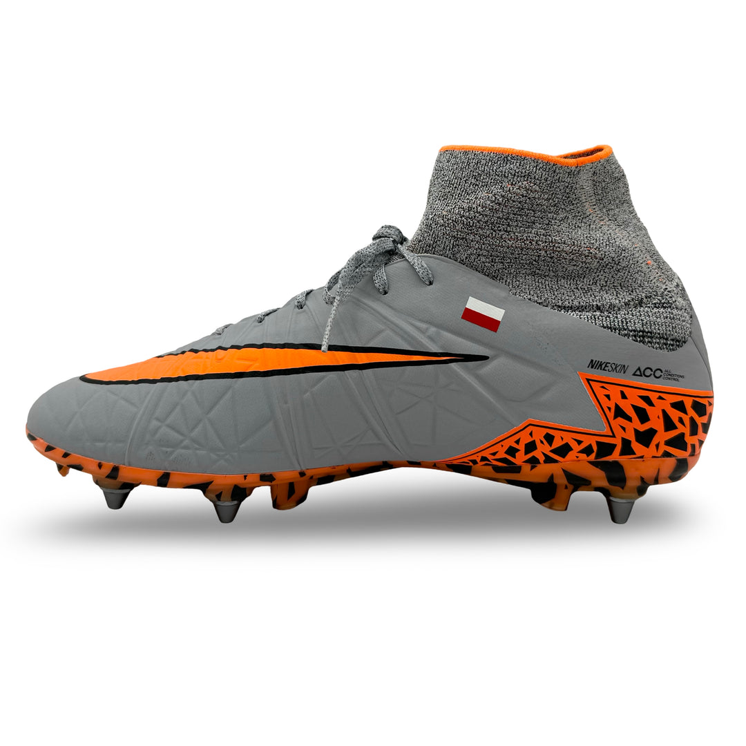Robert Lewandowski presentó el partido Nike Hypervenom Phantom II 2015/16