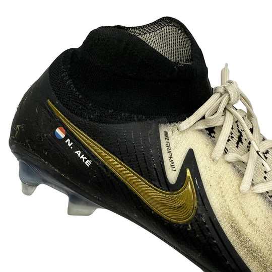 Nathan Aké 比赛穿着、照片匹配 Nike Phantom II Luna - 2023/24 年、2024 年足总杯决赛