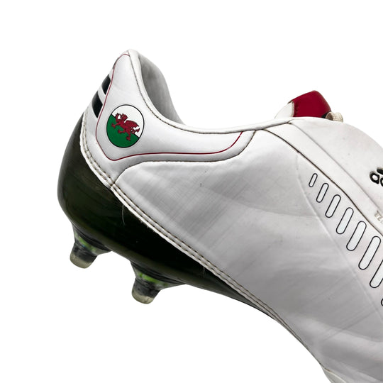 Gareth Bale Match Worn Adidas F50i Tunit Signed 2009/10