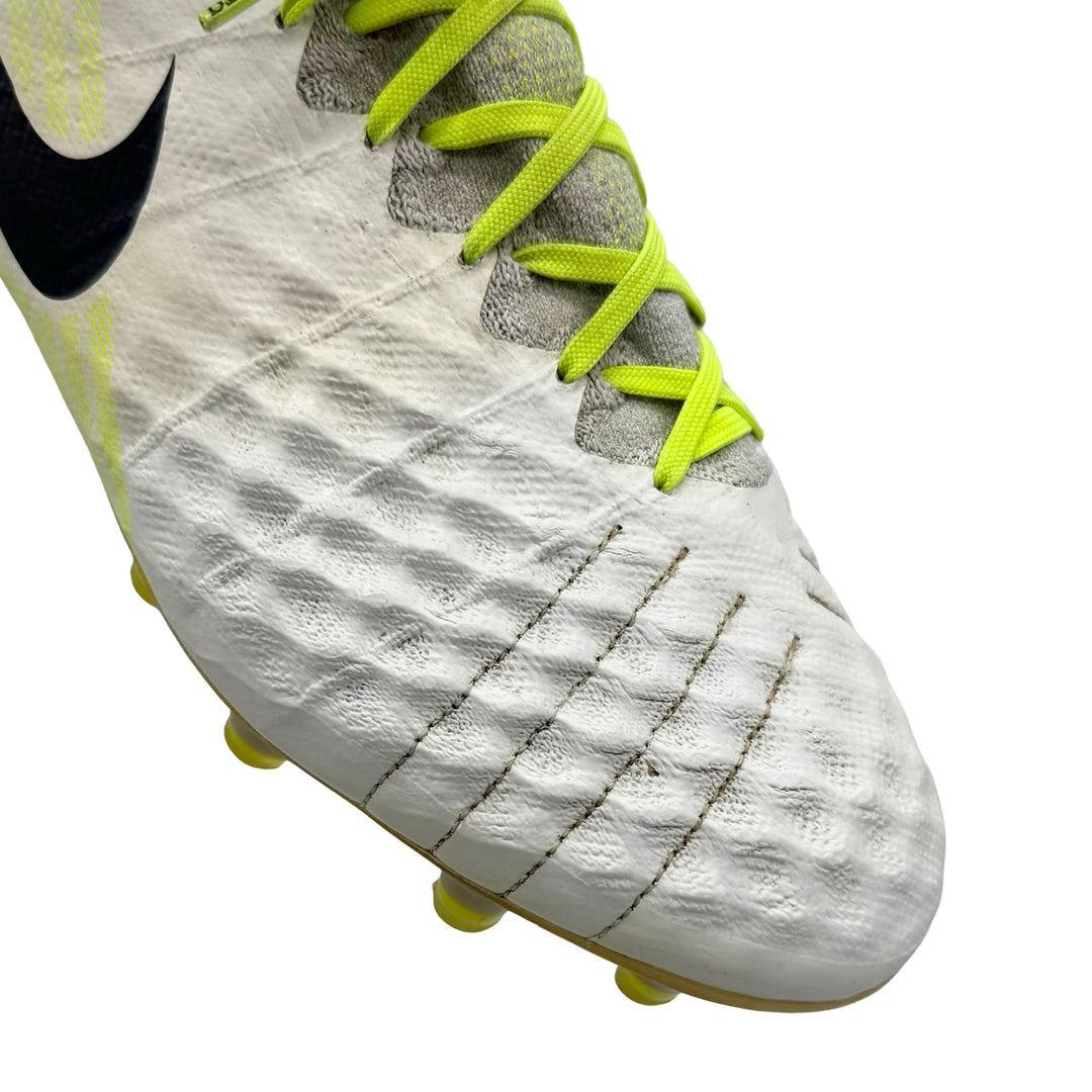 Kevin De Bruyne Match Worn, 1 Assist, Photo-Matched Nike Magista Obra II - 2016/17