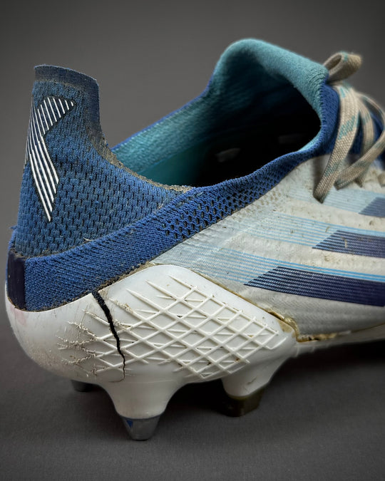 Aaron Wan-Bissaka | Match-Worn Boots | 2021/22 | 2022/23 | Carabao Cup | FA Cup Final | 17 Clean Sheets | Manchester United