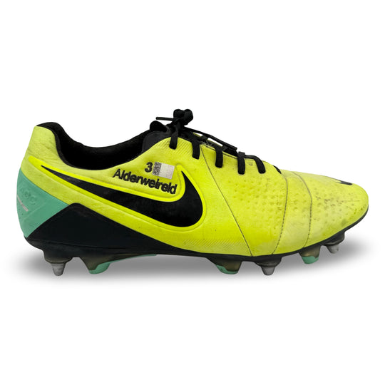 Toby Alderweireld Match Worn Nike CTR360 Maestri III - 2013/14