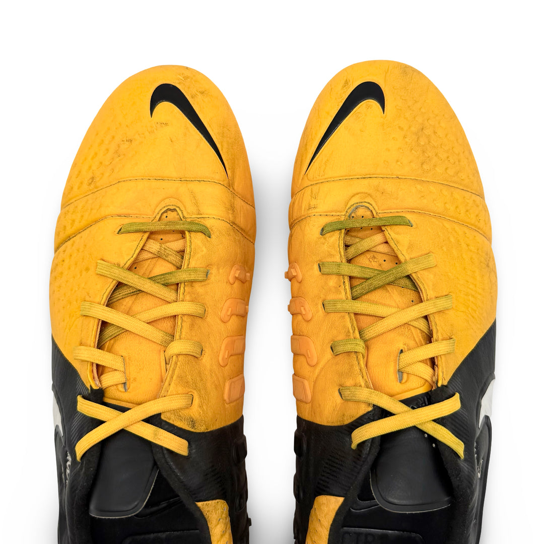 Alex Song | Match-Worn Boots | 2012/13 | Barcelona