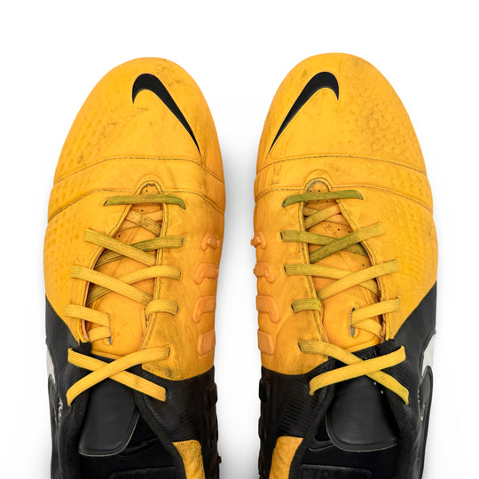 Alex Song | Match-Worn Boots | 2012/13 | Barcelona