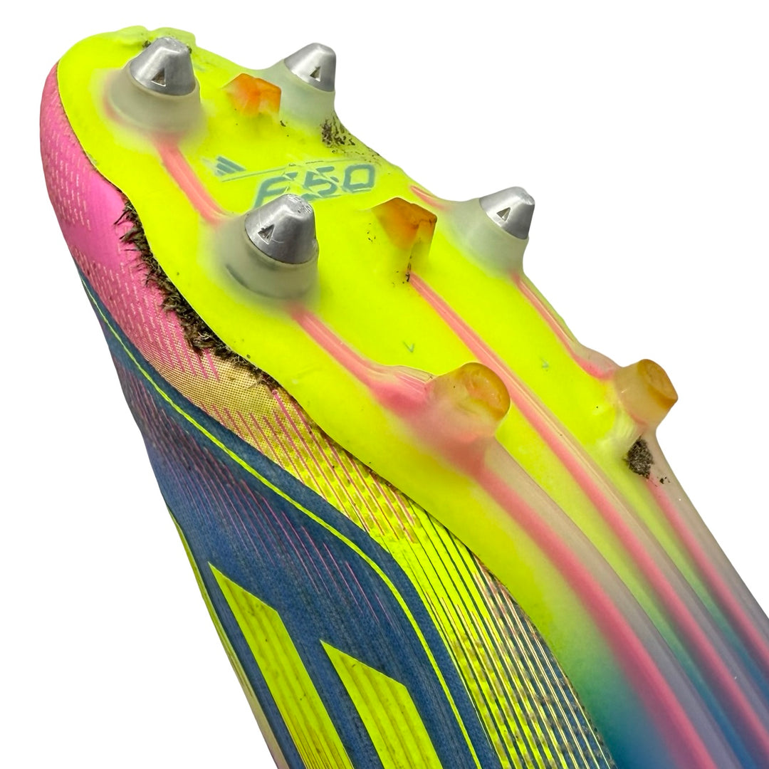 Aaron Wan-Bissaka, jugador de fútbol, ​​3 asistencias, fotocombinada: Adidas F50 Elite Laceless - 2024/25
