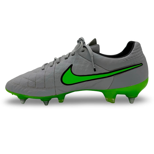 Kyle Walker | Match-Worn Boots | Dual Hand-Signed | 2015/16 | Tottenham