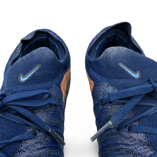 إرلينج هالاند يرتدي ملابس المباراة، 3 أهداف مسجلة، صورة مطابقة لـ Nike Mercurial Vapor 15 Elite - رقم قياسي في الدوري الإنجليزي الممتاز لموسم الثلاثية 2022/23